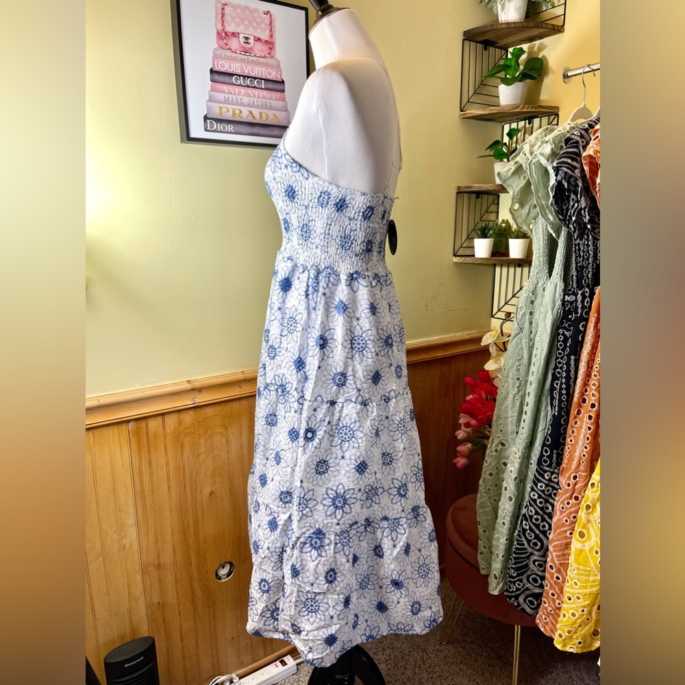 🌷Brand New halter eyelet dress fully embroidered can fit Sm up to M price firm! - Picture 6 of 6